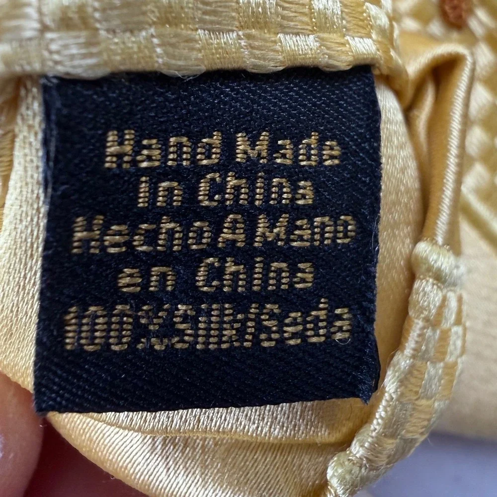 Donald‎ J Trump Signature Collection Gold Striped Woven 100% Silk Mens Necktie - Picture 3 of 4